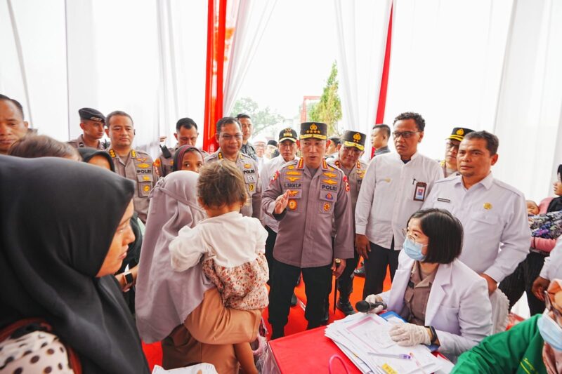 Jenderal Listyo Sigit Prabowo meresmikan Rumah Sakit (RS) Bhayangkara tingkat II Mas Kadiran, yang baru di renovasi