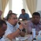 Pj Bupati Aceh Besar Muhammad Iswanto SSTP MM memberikan arahan pada rapat Intensifikasi dan Realisasi PAD di Meuligoe Bupati Aceh Besar, Kota Jantho, Kamis (1/9/2023).   FOTO/MC ACEH BESAR