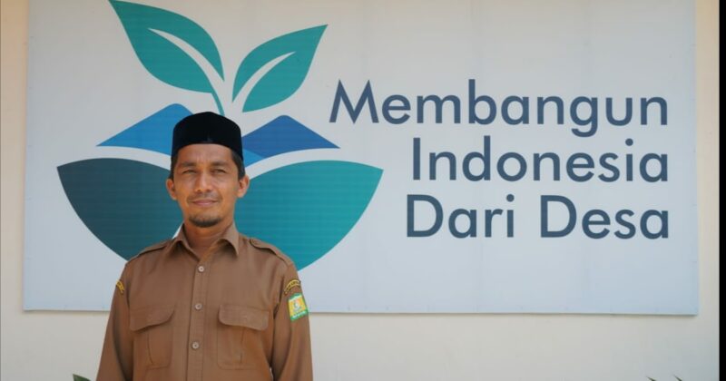 Kepala Dinas Pemberdayaan Masyarakat dan Gampong Kabupaten Aceh Besar Carbaini S.Ag
